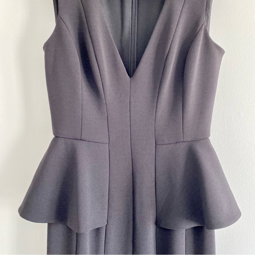 BCBG MaxAzria Elegant Black Deep V-Neckline Sleeveless Peplum Dress - Picture 4 of 8